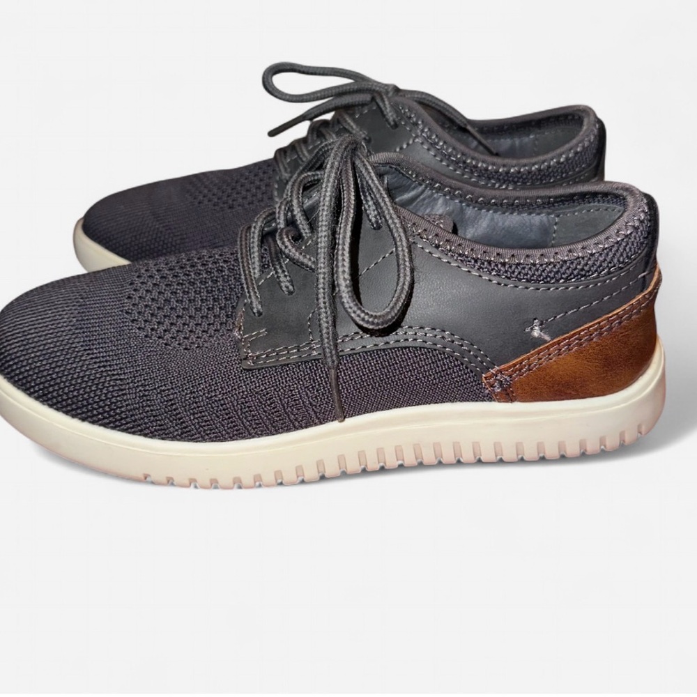 Steve Madden BDAWES Sneakers Gray Knit Lace-Up Casual Shoes | Boys Size 4